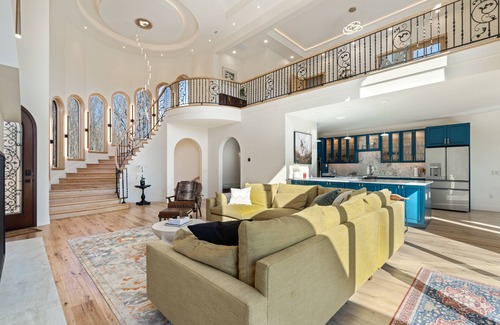 South Fork Casa | Theater, Hot Tub, Sauna, EV charger & Epic Views!