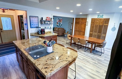 Spearfish Apartamento | Gran casa encantadora para grupos y entretenimiento con juegos de arcade.