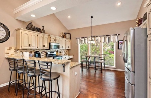 Prairie Point-Wildberry Casa | Theater*Steam Shower*Gym*Bar