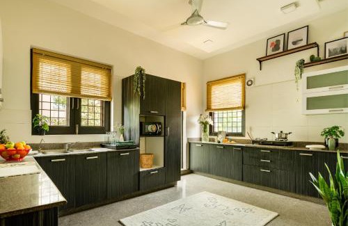 Safdarjung Enclave Apartamento | TheCityAbode-3BHK- Caretaker South Delhi Safdarjung