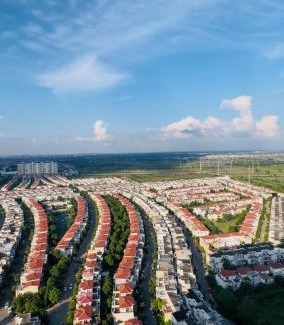 Greater Noida Apartamento | TheDreamystay dreamy Balcony View