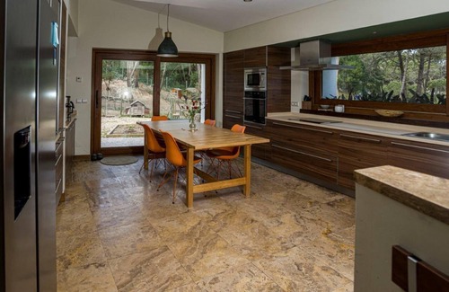 Colares Villa | Theguesthouse > Areais Beach Villa
