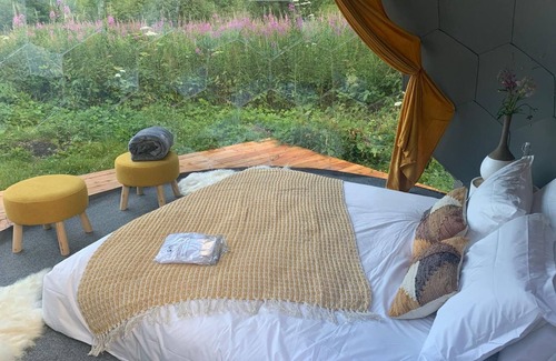Salvan Cabina | Thelynx.ch : Cosy dome in the alps