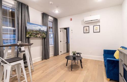 Gayborhood Apartamento | Thena Hotel - Beautiful 1 Bedroom