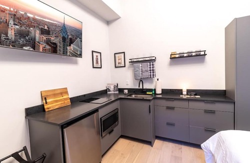 Gayborhood Apartamento | Thena Hotel - Cozy Studio
