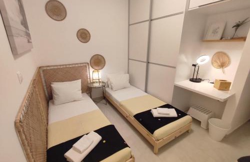 Agia Varvara Apartamento | Theonisxenia Luxury Apt at Metro M3