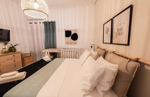 Agia Varvara Apartamento | Theonisxenia Luxury Apt at Metro M3