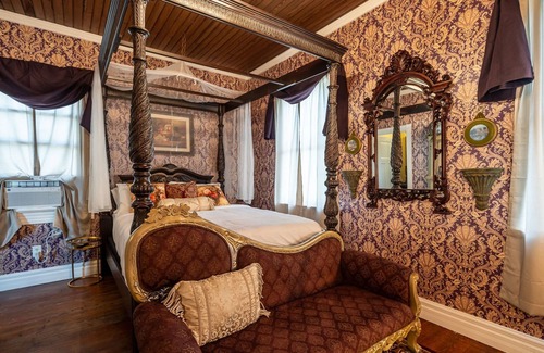 Marthasville Cama Y Desayuno | TheOutPostInn Bed&Breakfast - The Purple Victorian