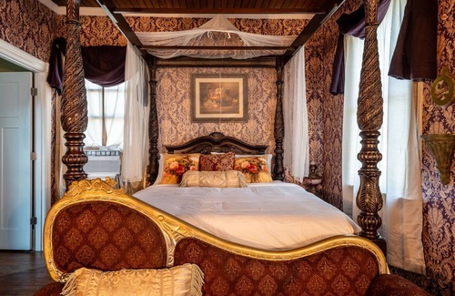 Marthasville Cama Y Desayuno | TheOutPostInn Bed&Breakfast - The Purple Victorian