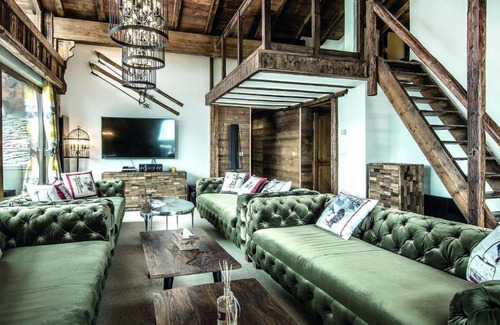 Mittelberg Chalet De Esquí | There are several terraces and a large garden