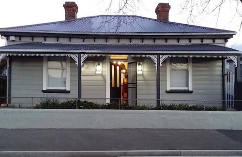 Invermay Casa | Había una Crooked House, cerca de Launceston CBD, UTAS University & Stadium, r