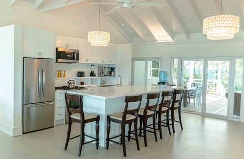 Dunmore Town Casa | Third Reef - A Beautiful Oceanfront House on the Pink Sands of Harbour Island