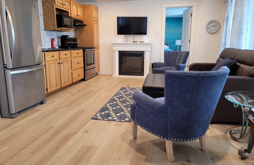 Woodstock Apartamento | This 2 bedroom, 2 bathroom waterfront property offers fantastic river views!