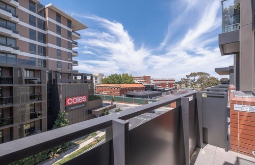 Caulfield East Apartamento | This apartment is a 2 bedroom(s), 1 bathrooms, located in Caulfield North, VIC.