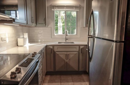 Warwick Apartamento | This apartment is a 1 bedroom(s), 1.5 bathrooms, located in Warwick, Warwick Parish.