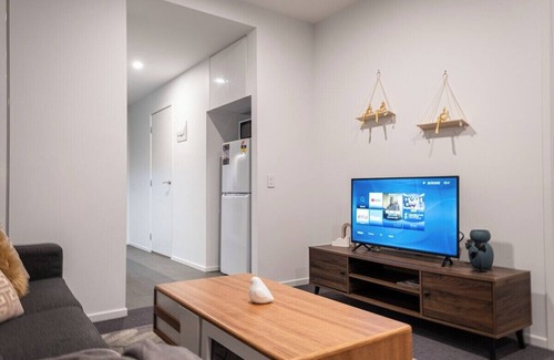 Footscray Apartamento | This apartment is a 2 bedroom(s), 2 bathrooms, located in Footscray, VIC.