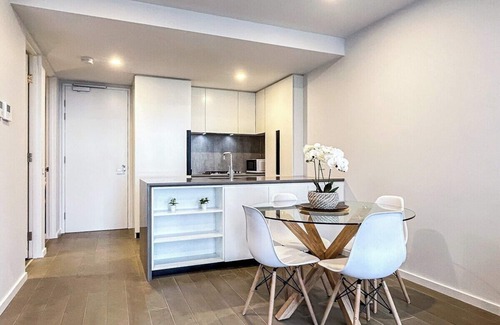 Carlton South Apartamento | This apartment is a 2 bedroom(s), 1 bathrooms, located in Melbourne, VIC.