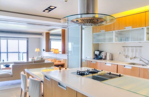 Alsancak Apartamento | Bright Lovely Modern Luxury Home w/ Views #165