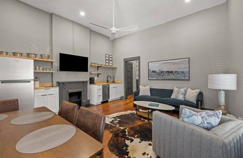 Frankfort Apartamento | This apartment is a 2 bedroom(s), 1 bathrooms, located in Frankfort, KY.