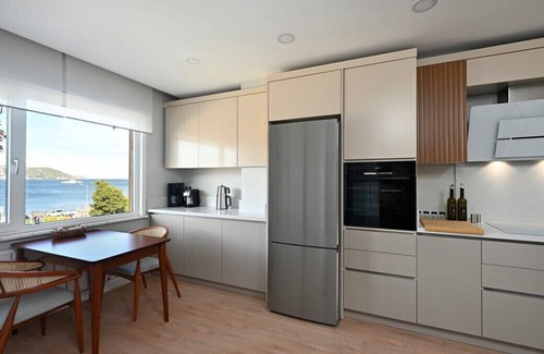 Sariyer Apartamento | Bright Spacious Lovely 4BD Gem +Terrace Views #232
