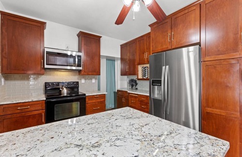 Historic South Hill Apartamento | This apartment is a 5 bedroom(s), 2 bathrooms, located in Lexington, KY.