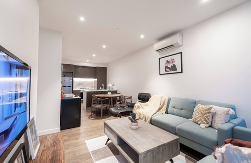 Melbourne Apartamento | This apartment is a 2 bedroom(s), 2 bathrooms, located in Melbourne, VIC.