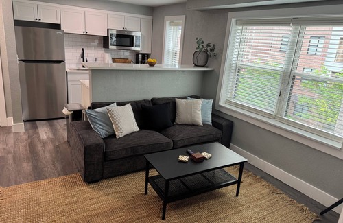 Country Club Plaza Area Apartamento | This apartment is a 1 bedroom(s), 1 bathrooms, located in Kansas City, MO.
