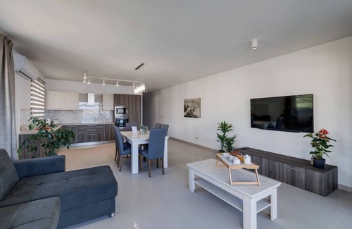 Għadira Apartamento | This apartment is a 3 bedroom(s), 3 bathrooms, located in Il-Mellieħa, null.