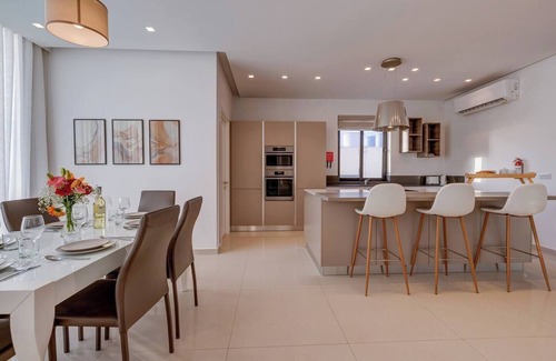Mellieħa Heights Apartamento | This apartment is a 3 bedroom(s), 3 bathrooms, located in Il-Mellieħa, null.