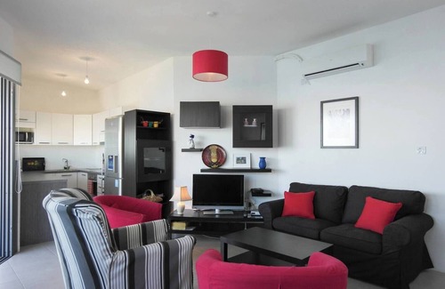 Għadira Apartamento | This apartment is a 2 bedroom(s), 2 bathrooms, located in Il-Mellieħa, .
