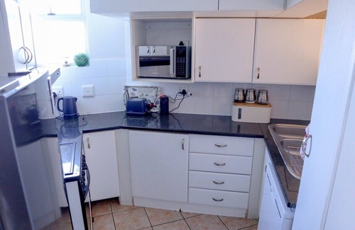 Ballito Apartamento | This apartment is a 2 bedroom(s), 1.5 bathrooms, located in Dolphin Coast, KwaZulu-Natal.