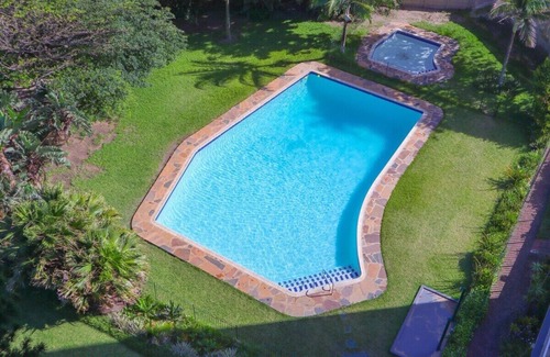 Ballito Apartamento | This apartment is a 2 bedroom(s), 1.5 bathrooms, located in Dolphin Coast, KwaZulu-Natal.