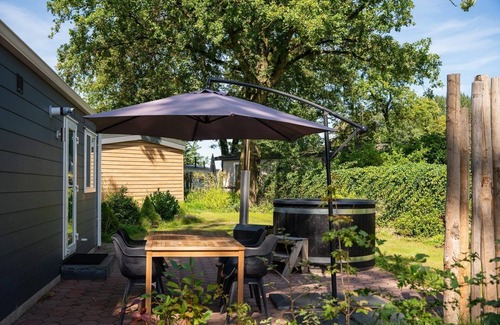 Zuna Cabina | This bungalow with hot tub has everything you need!