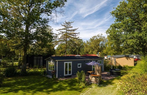 Zuna Cabina | This bungalow with hot tub has everything you need!