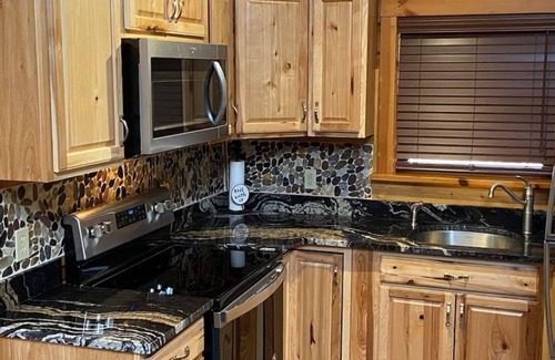 Gladehill Cabina | This cabin is a 2 bedroom(s), 1 bathrooms, located in Union Hall, VA.