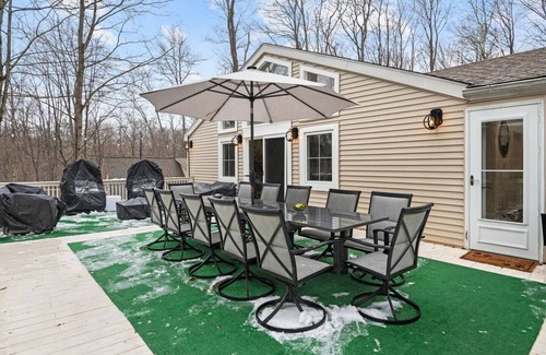 Thornhurst Chalet De Esquí | This chalet is a 4 bedroom(s), 3 bathrooms, located in Coolbaugh Township, PA.