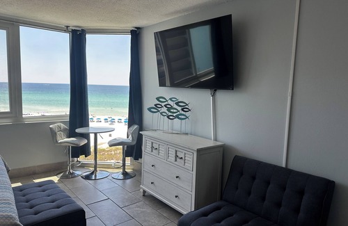 Panama City Beach Condominio | This condominium is a 0 bedroom(s), 1 bathrooms, located in Panama City Beach, FL.