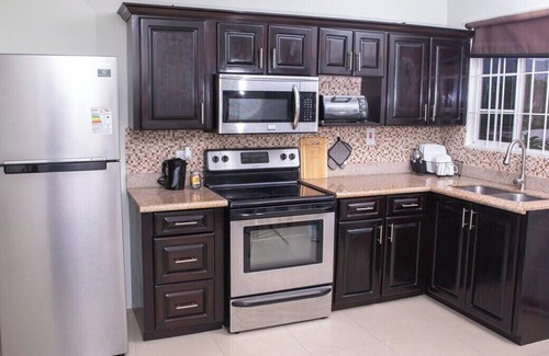 Camperdown Condominio | This condominium is a 1 bedroom(s), 1 bathrooms, located in Kingston, St. Andrew Parish.