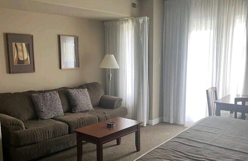 Oro-Medonte Condominio | This condominium is a 0 bedroom(s), 1 bathrooms, located in Oro-Medonte, ON.