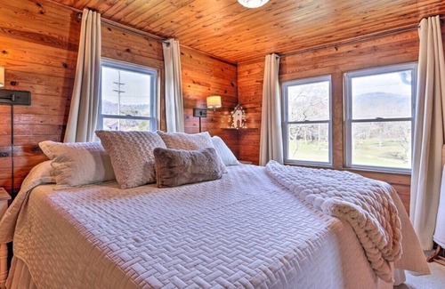 Wears Valley Cabaña | This cottage is a 2 bedroom(s), 1 bathrooms, located in Sevierville, TN.