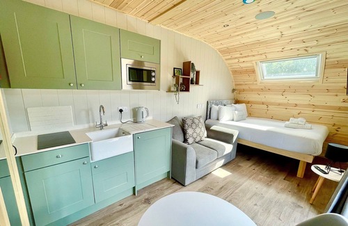 Alford Cabaña | This Couples Pod is made for romantic getaways.