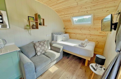 Alford Cabaña | This Couples Pod is made for romantic getaways.