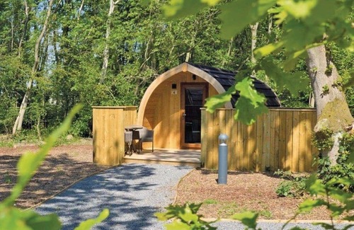 Alford Cabaña | This Deluxe Couples Pod with a sauna is made for romantic getaways.