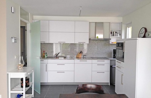 Breskens Casa | This detached house type Schelde de luxe on holiday park Scheldeveste is a detached, fully renovated and comfortably furnished bungalow for 6 persons with about 112m2 living space close to the beach in the vacation park Scheldeveste in Breskens.