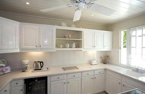Porters Casa | This enchanting 3 bedroom, 2 bathroom townhouse is nestled mere moments away fro