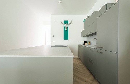Centrum Apartamento | Este apartamento de lujo completamente renovado en Roosendaal es perfecto para viajes de negocios o