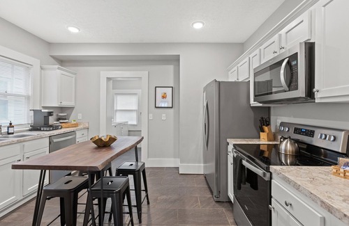 Frankfort Casa | This gem sits in the heart of picturesque South Frankfort, near the Kentucky river