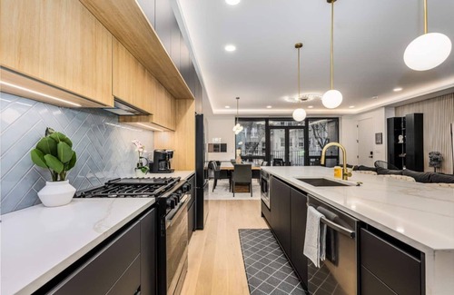 Uptown Apartamento | Ultra Modern Luxury - New Construction 4 Bedrooms