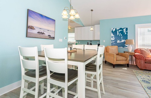 Southpointe Casa | THIS HOME HAS BEEN COMPLETELY REMODELED AND IS AWESOME! IT IS DIRECT GULF FRONT AND WILL ACCOMMODATE UP TO 7 PEOPLE. THIS HOME SITS AT THE END OF ITS PRIVATE 900 FOOT DRIVEWAY WHICH PROVIDES PRIVACY AND SERENITY.