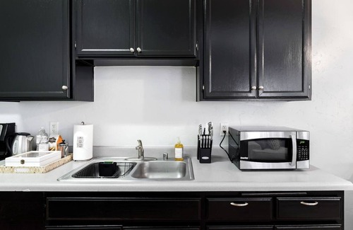 Gaslamp Quarter Hotel | This hotel is a 2 bedroom(s), 1 bathrooms, located in San Diego, CA.